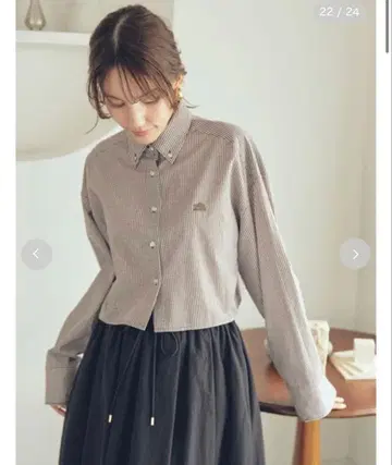 이지케어 크롭 버튼다운 셔츠