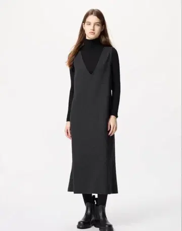 미사용 새상품 유니클로 브러쉬드 저지 오버롤 스커트 다크 그레이