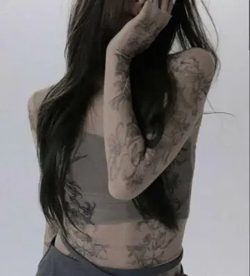 [ melt the lady ] lily tattoo tops black