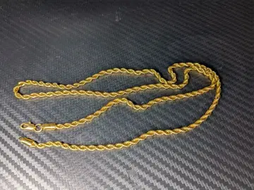 골드 컬러 트위스트 체인 목걸이