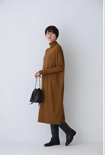 휴먼 우먼 울 천축 터틀넥 원피스