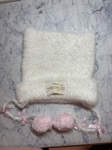 마리/화이트 니트 팬캡