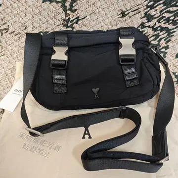 Ami de Coeur 로고 크로스 바디백