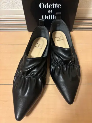오데트 에 오딜 블랙 플랫슈즈