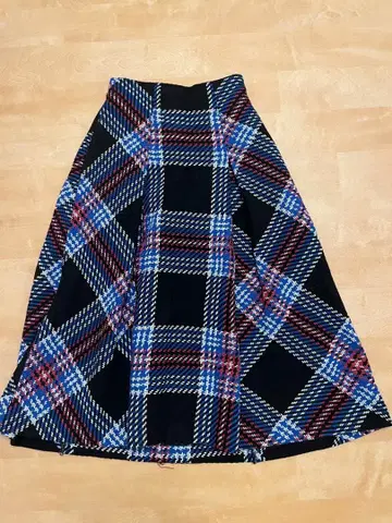 스나이델 로빙 체크 스커트