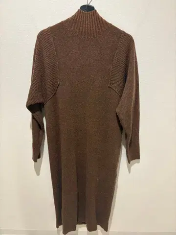 CLANE 브라운 니트 원피스 하이넥