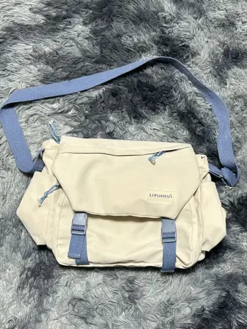 초대용량 화이트 숄더백