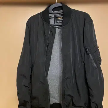 ALPHA INDUSTRIES 블랙 MA-1 자켓 L 사이즈