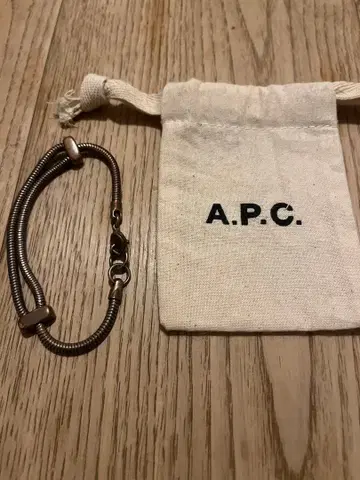 A.P.C. 스네이크 체인 팔찌