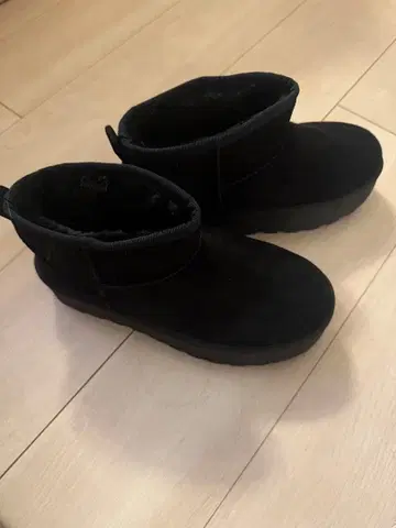 블랙 숏 어그 부츠