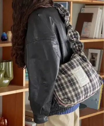 THEATRE PRODUCTS 체크 개더 백