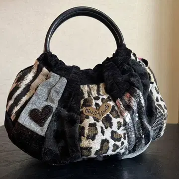 씽크비 솔티드독 블랙 계열