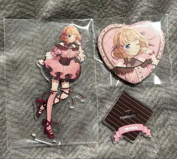 HoneyWorks 훼미리마트 아크릴 스탠드 하트형 캔뱃지 mona