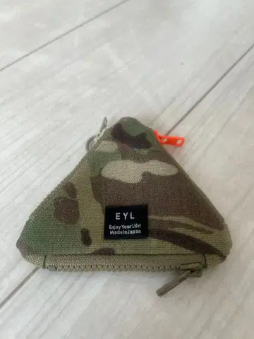 EYL 카모플라쥬 삼각형 코인 케이스