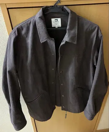 다크 브라운 버튼 달린 자켓