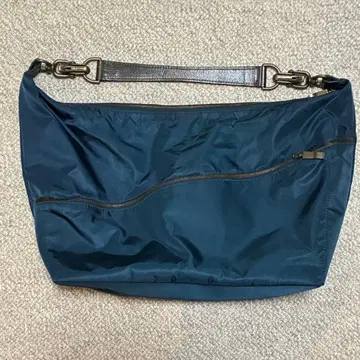 오로비안코 나일론 숄더백 네이비 블루