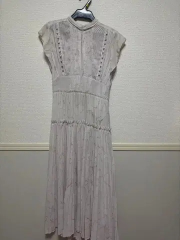 SNIDEL 화이트 플리츠 원피스 사이즈 0