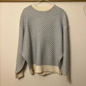 스카이블루 니트 스웨터