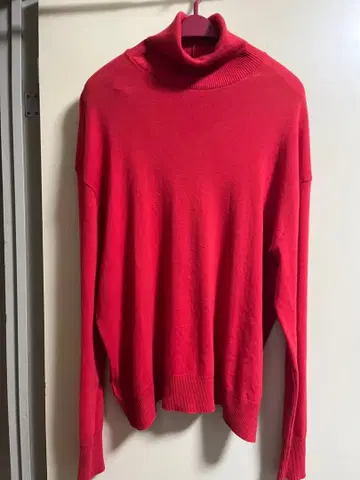 Gicipi 빨간색 터틀넥 스웨터 사이즈 5