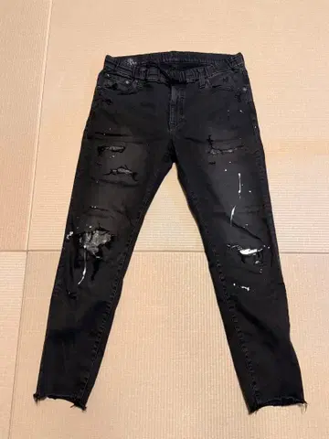 데미지 가공 스키니 핏 데님