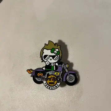 하드 록 카페 요코하마점 한정판 헬로키티 핀 배지