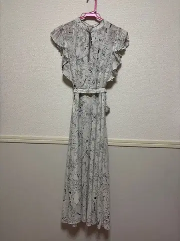 SNIDEL 프릴 반팔 롱 원피스