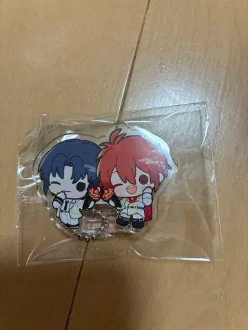 아이돌리쉬 세븐 모미토이 모미토이즈 아크릴 배지 이오리 리쿠