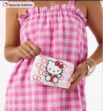 헬로키티 특별판 파우치