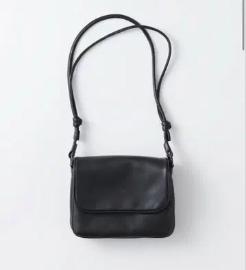 거의 새상품 TESSEN CREATION 플랩 백 S