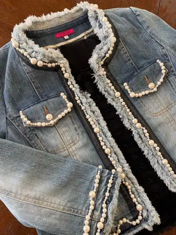 TO BE CHIC 펄 데코 데님 자켓