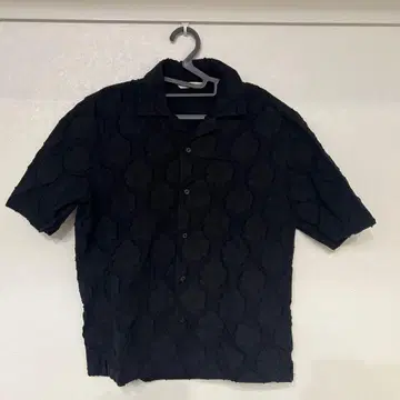 ZARA 반팔 셔츠 M 블랙 입체 무늬