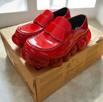 그라운즈 빨간색 로퍼 에나멜 25.5