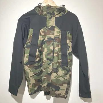 카모플라쥬 후드 부착 마운틴 후드티