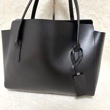 컨디션 최상 BARNEYS NEWYORK 가죽 토트백 A4 플랩 블랙