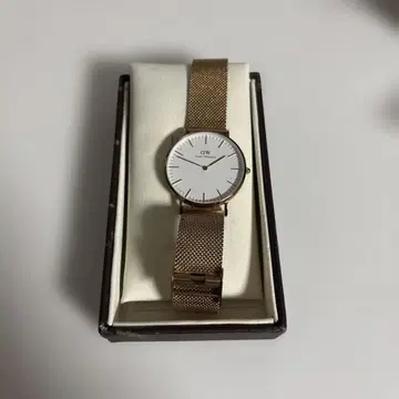 다니엘 웰링턴 핑크 골드 시계 보증서 포함