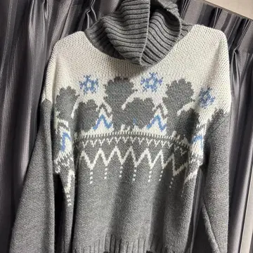 노르딕 무늬 그레이 하이넥 니트 스웨터 포켓몬 로콘