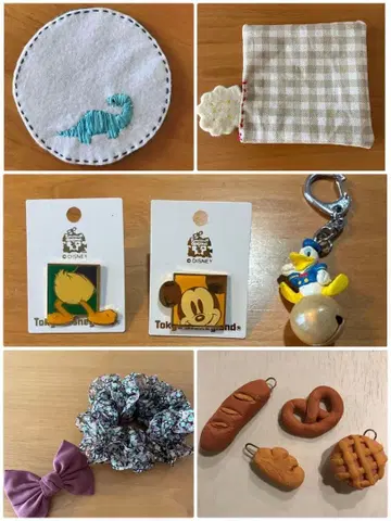 잡화류 묶음 판매 (키링, 핀 배지, 코스터, 스크런치 등)