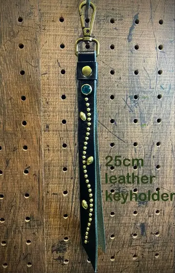 가죽 스터드 키링 그린 htc CALEE schott 등 좋아하시는 분