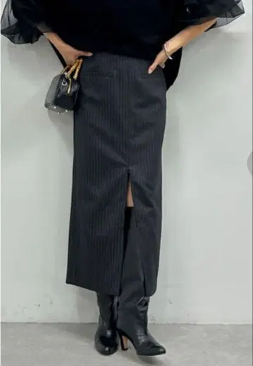 라운지 드레스 다크 그레이 스트라이프 타이트 스커트