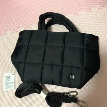 Lululemon 블랙 나일론 숄더백