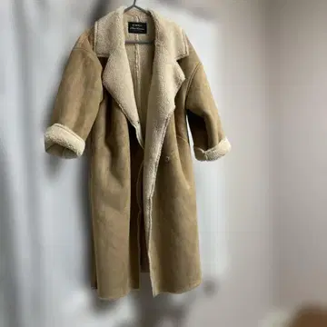 나노 유니버스 베이지 무스탕 코트