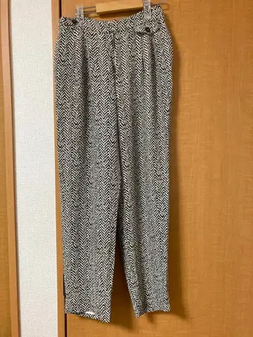 Lily Brown 지그재그 패턴 슬랙스