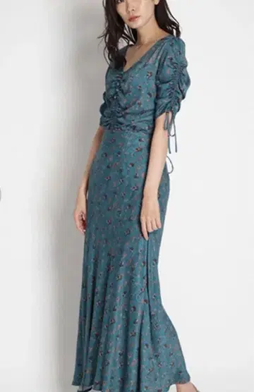 프레이 아이디 플라워 프린트 V넥 셋업