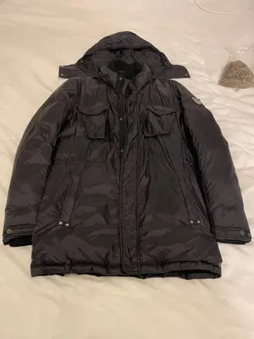 EA7 다운 자켓 아르마니