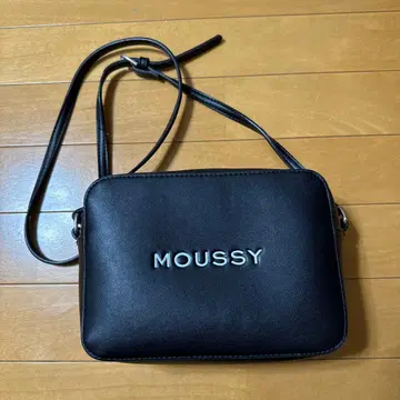 MOUSSY 블랙 숄더백