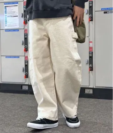 크림색 데님 와이드 팬츠