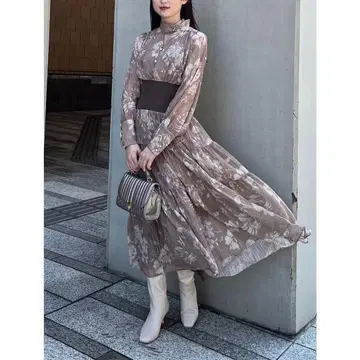 rienda 꽃무늬 롱 원피스 베이지