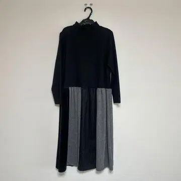 절개 디자인 원피스