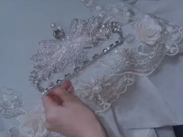 리본풍 펄 & 스톤 티아라