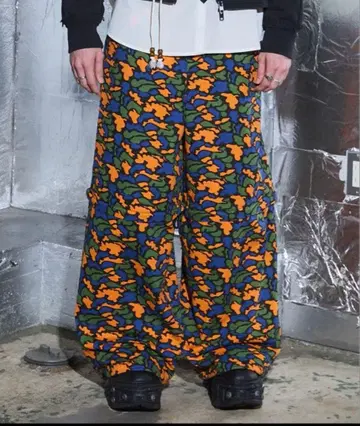 [ a2o ] 데지칼 카모 배기 지퍼 팬츠